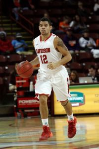 Davidson sophomore, Jack Gibbs, has been sensational thus far, averaging 15.8 ppg, 3.6 rebounds and 5.5 assists for the Wildcats.