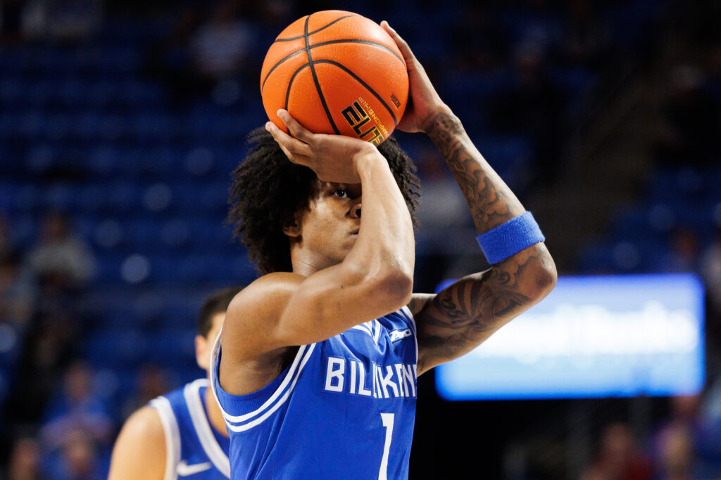 SLU's Quentin Jones shoots a free throw in the first half against Chicago State (photo: Jeff Brown)