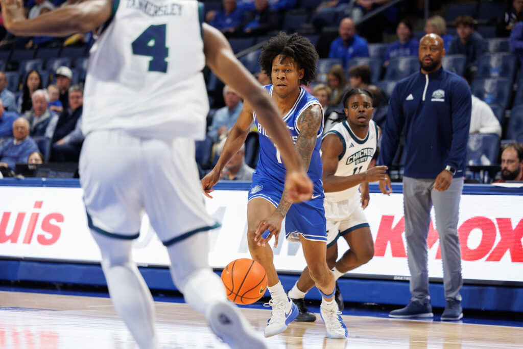 SLU's Quentin Jones handles the ball in the first half against Chicago State (photo: Jeff Brown)