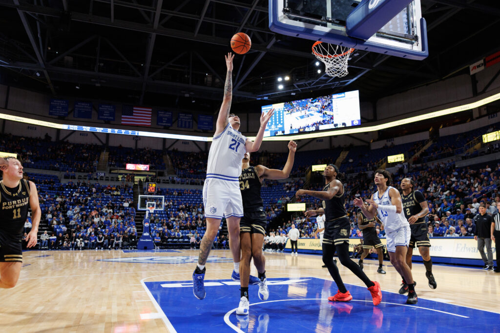 Billiken center Robbie Avila scores 2 of his 14 points against Purdue Fort Wayne. (photo: Jeff Brown)